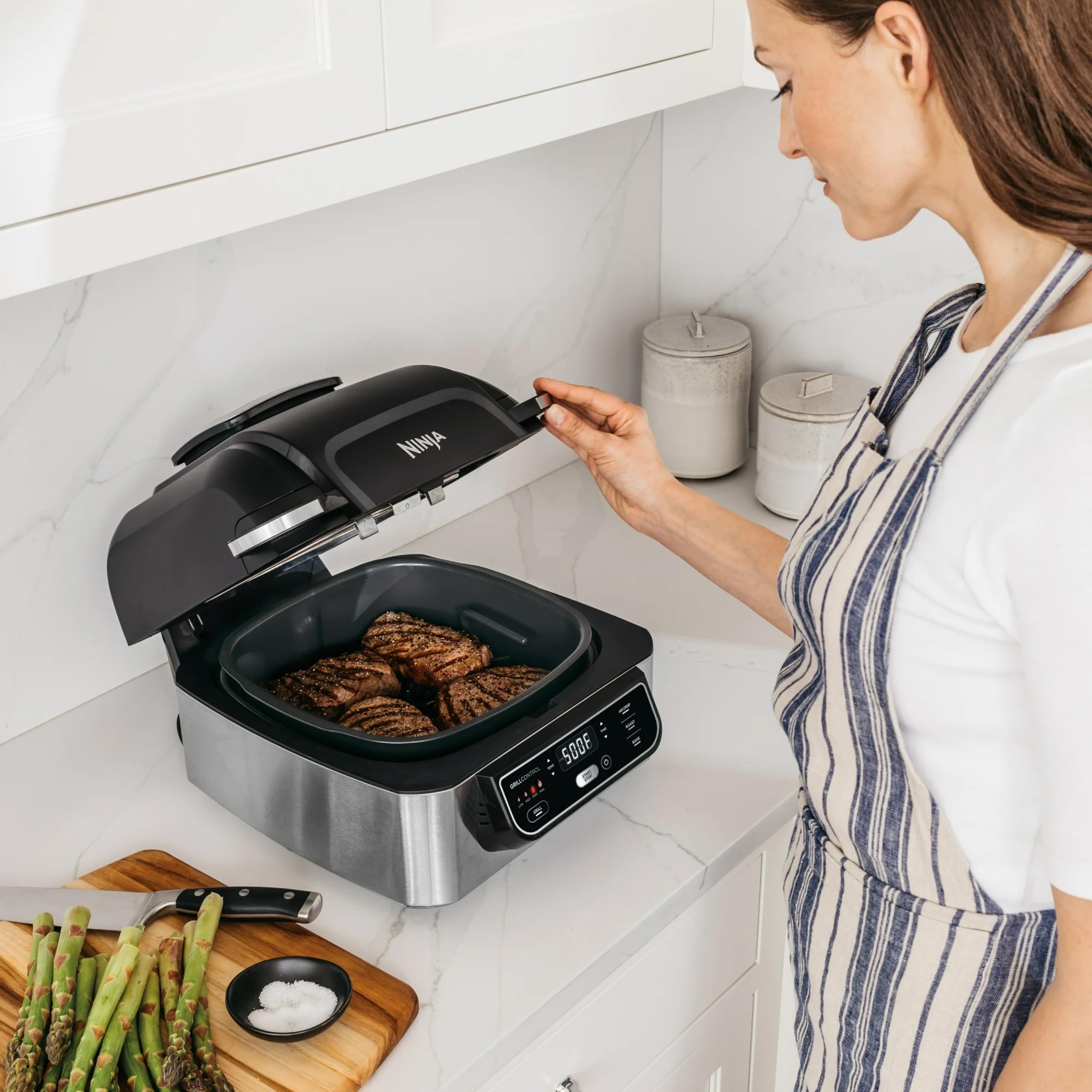 Ninja Foodi Grill グリルAG300 エアフライヤー Ninja AG300 4-in-1 Indoor Grill with 4-Quart Air Fryer with Roast